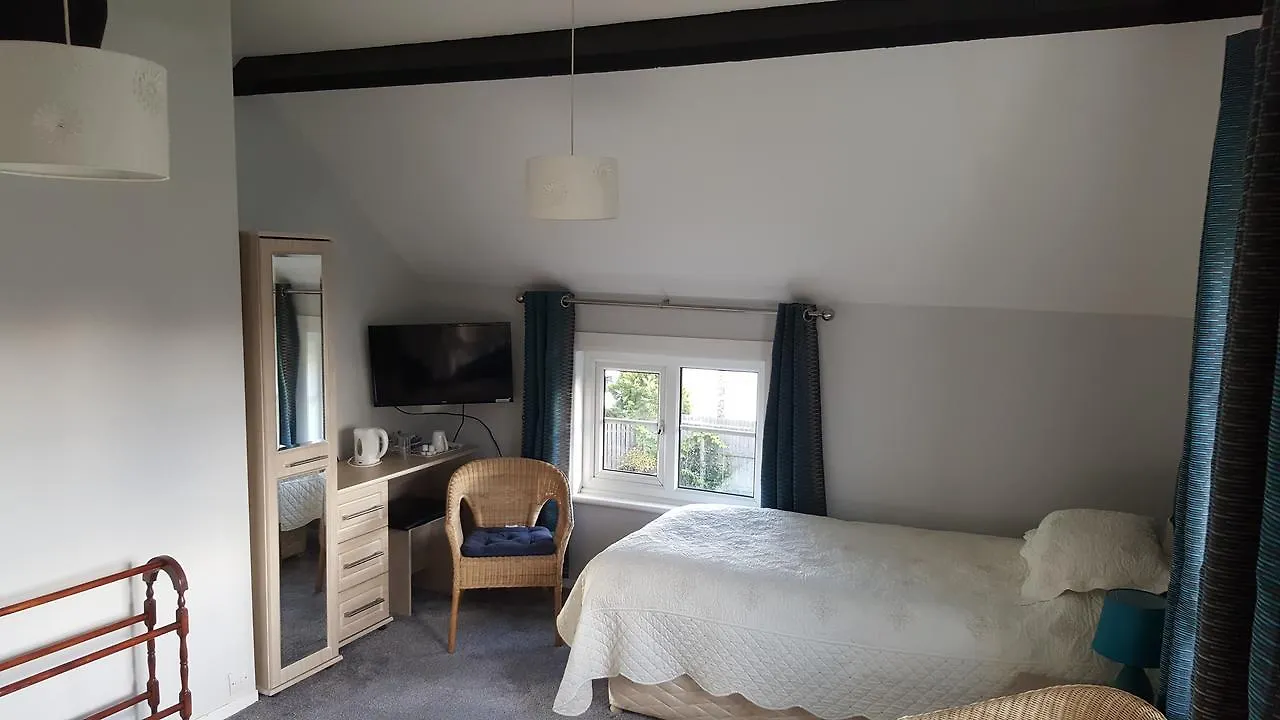 Church End Farm Bed And Breakfast Hale  0*, Hale (Merseyside)