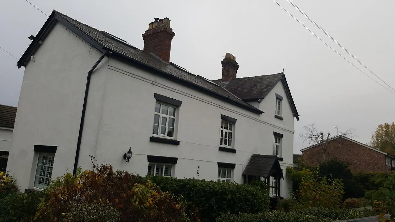 Bed & Breakfast Church End Farm Bed And Breakfast Hale
