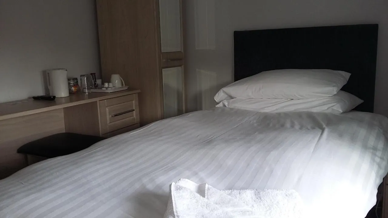Bed & Breakfast Church End Farm Bed And Breakfast Hale  United Kingdom